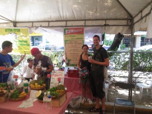 Dennis Kopp tasting Rawlicious at Lagaspi Market, Philippines