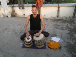 Dennis Kopp practicing Tabla on the Roof in Kolkata, India