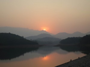 Satsang with Sinrise by the Lake