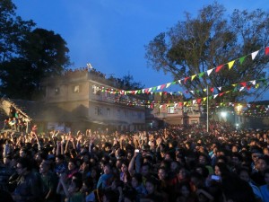 Crazy Manamaiju Village Crowd