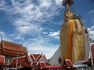 Standing Buddha of Wat Intharawihan in Bangkok, Thailand